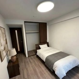 灰色住宅空间：厨房、水区与室内材料搭配：水区与收纳改造 8