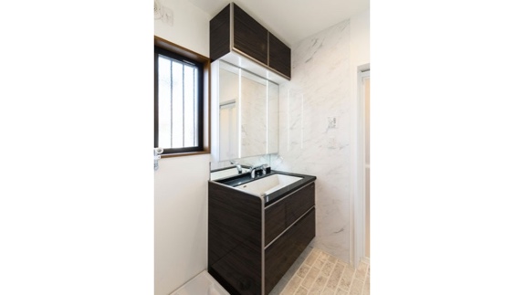 洗面空间改造:费用、布局与案例:改造后
